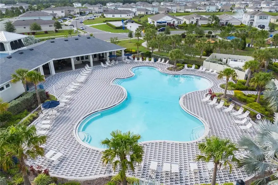 Community amenities in Bella Lago, Parrish (Image 31).
