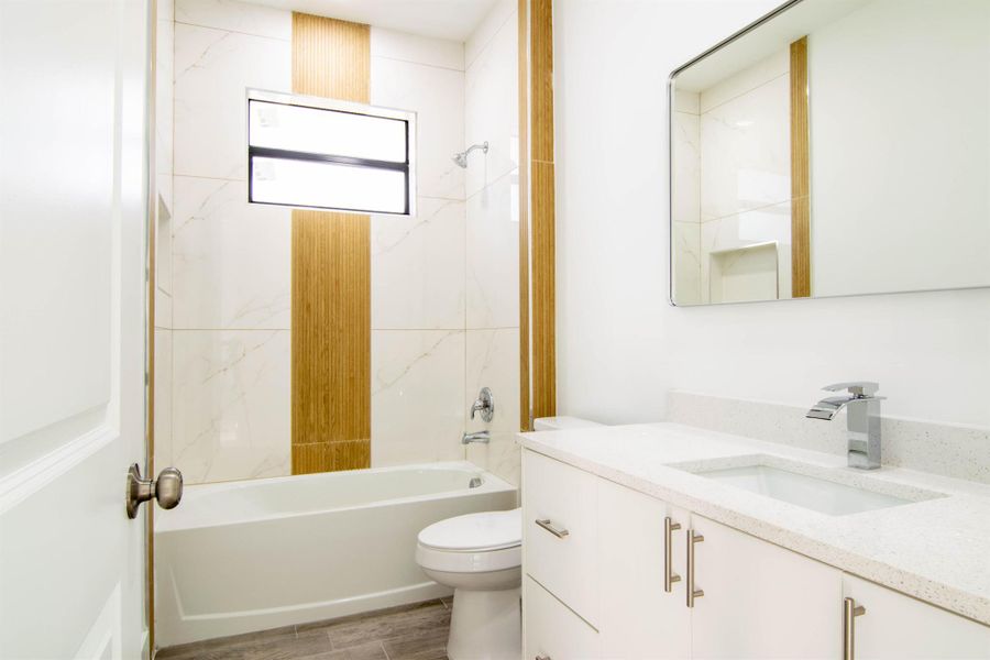 Furnished interior view inside a new home in , Port Charlotte (Image 13).