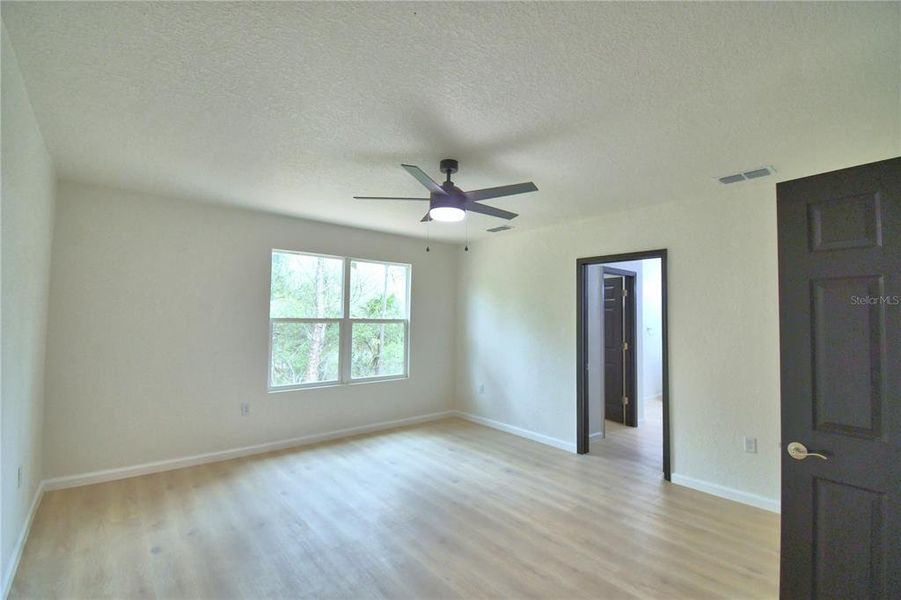 Spacious, unfurnished interior of a new home in , Avon Park (Image 13).