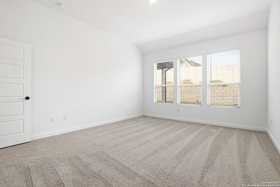 Spacious, unfurnished interior of a new home in Vista Ridge, Live Oak (Image 12).