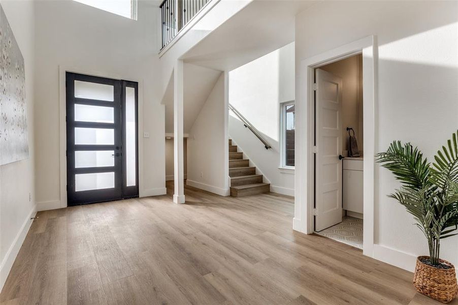 Spacious, unfurnished interior of a new home in , Dallas (Image 23).