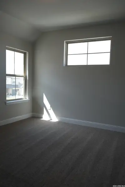 Spacious, unfurnished interior of a new home in Buffalo Crossing, Cibolo (Image 8).