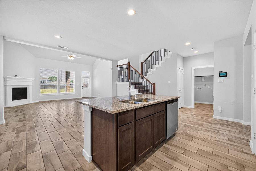 Furnished interior view inside a new home in , Mont Belvieu (Image 18).