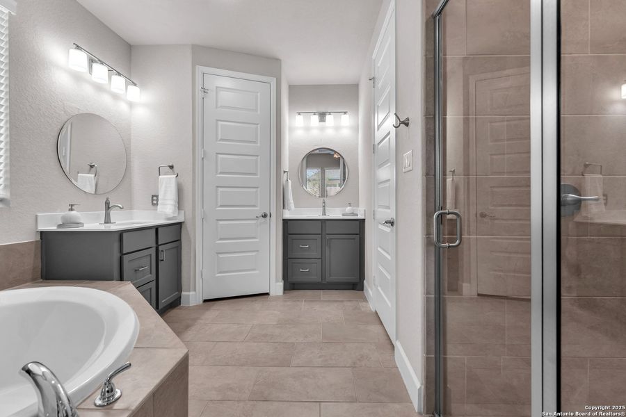 Furnished interior view inside a new home in Kallison Ranch 45', San Antonio (Image 10). Furnished interior view inside a new home in Kallison Ranch 45', San Antonio (Image 10).