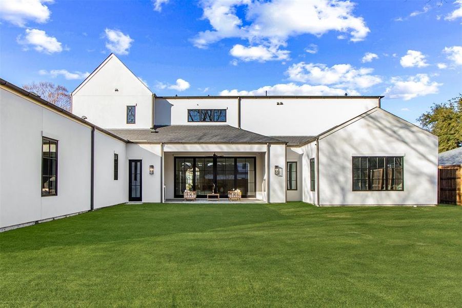 Exterior details and patio area of a home in , Dallas (Image 3).