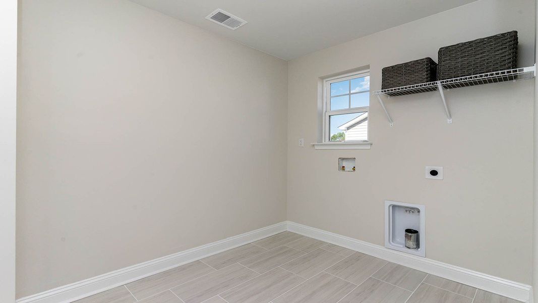 Spacious, unfurnished interior of a new home in Rich Square at Brunswick Plantation, Ash (Image 20). Spacious, unfurnished interior of a new home in Rich Square at Brunswick Plantation, Ash (Image 20).