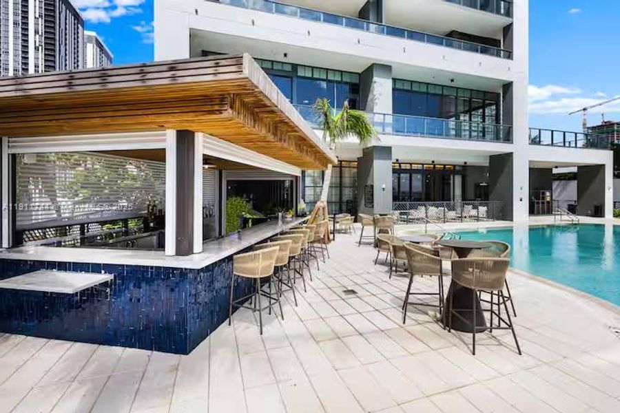 Condo located in Miami, FL showcasing its design and architecture (Image 2).