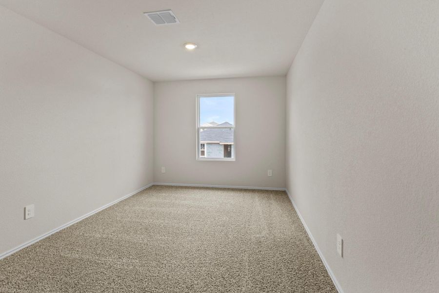 Spacious, unfurnished interior of a new home in Sunset Oaks, Maxwell (Image 19).