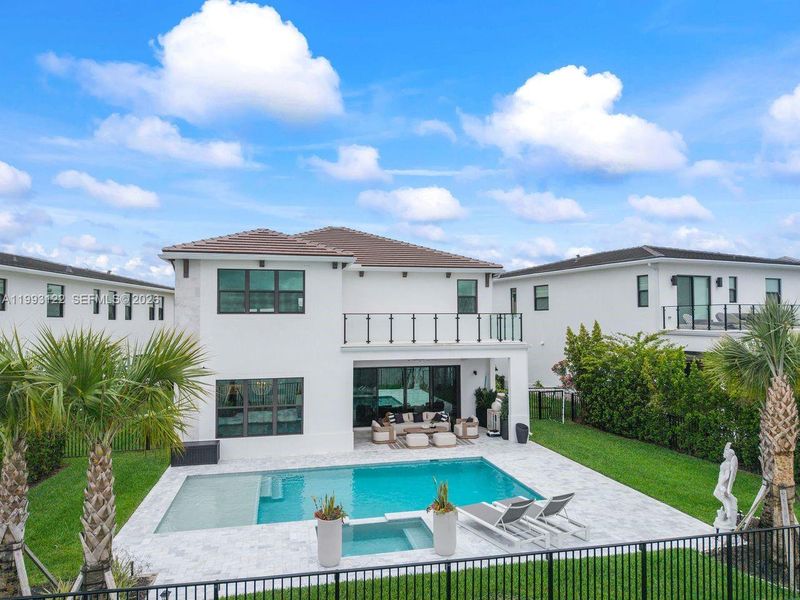 Exterior details and patio area of a home in Solana Bay at Avenir, Palm Beach Gardens (Image 25).
