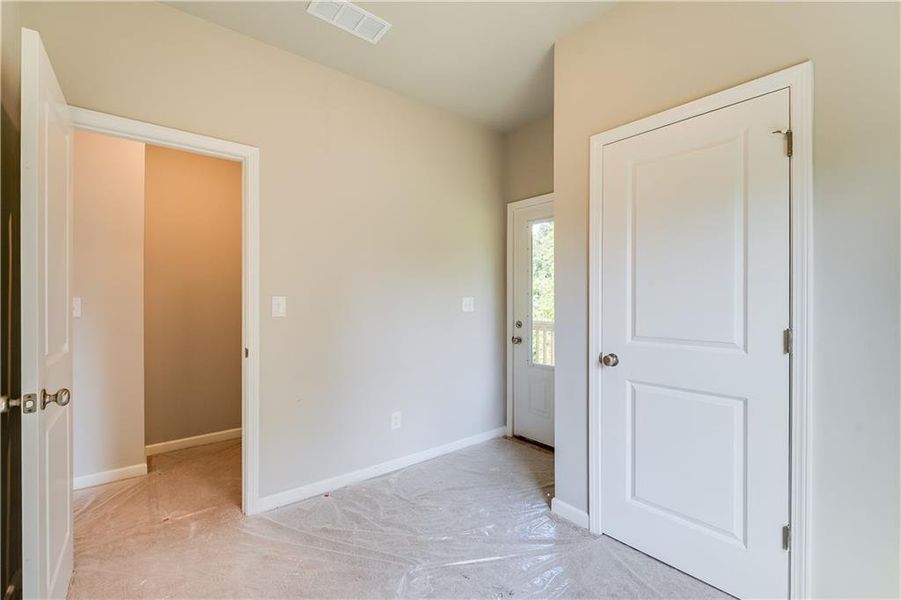 Spacious, unfurnished interior of a new home in , Atlanta (Image 14).