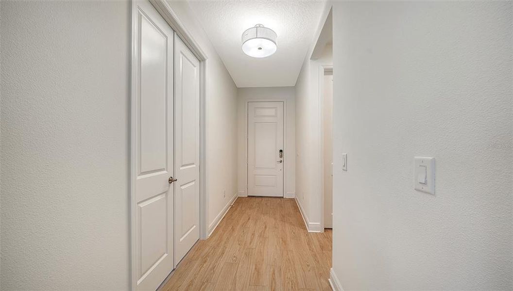 Spacious, unfurnished interior of a new home in , Bradenton (Image 39).