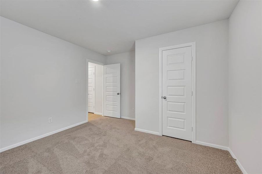 Spacious, unfurnished interior of a new home in Mobberly Farms, Pilot Point (Image 36).