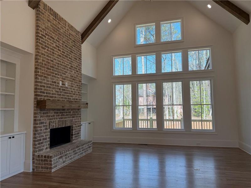Spacious, unfurnished interior of a new home in Woodford, Acworth (Image 14).