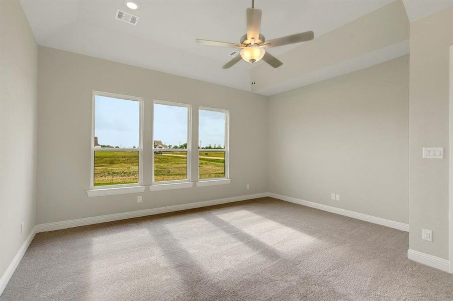 Spacious, unfurnished interior of a new home in Highland Crossing, Celina (Image 12).