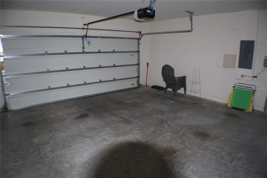 Furnished interior view inside a new home in , Lakeland (Image 11).