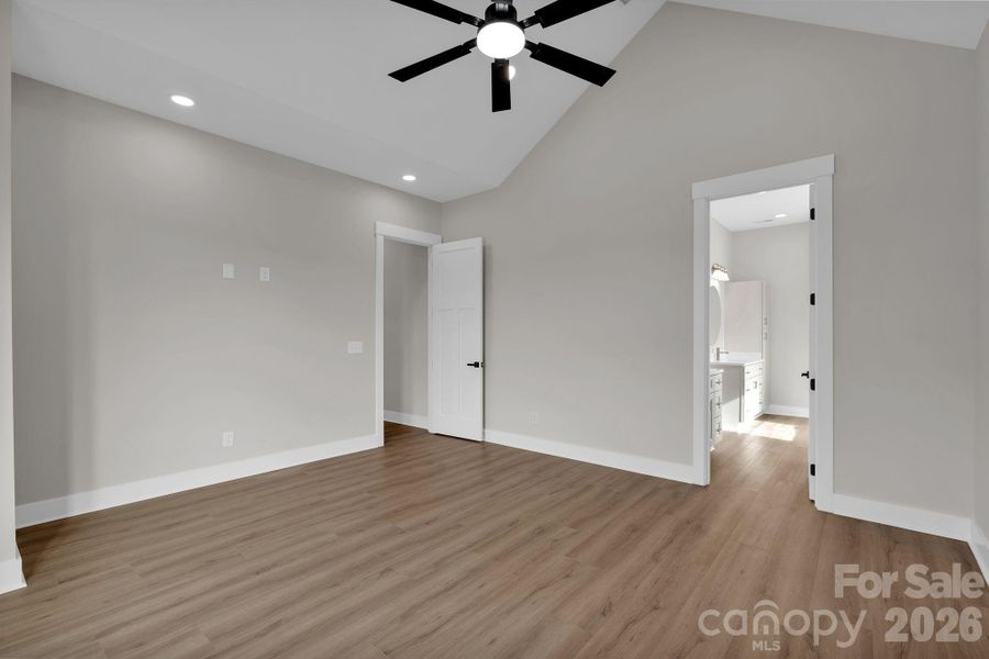 Spacious, unfurnished interior of a new home in , Salisbury (Image 32).