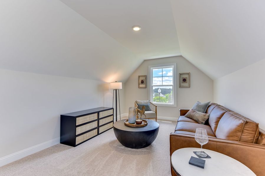 Upper Level Bonus Room