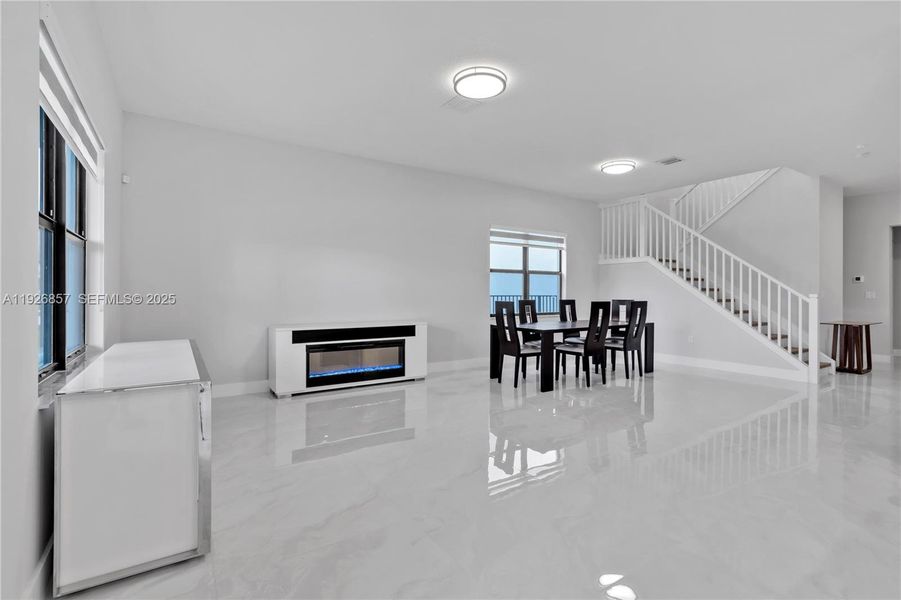 Furnished interior view inside a new home in , Miramar (Image 18).