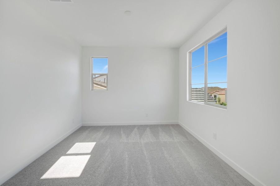 Spacious, unfurnished interior of a new home in Soleo, San Tan Valley (Image 33).
