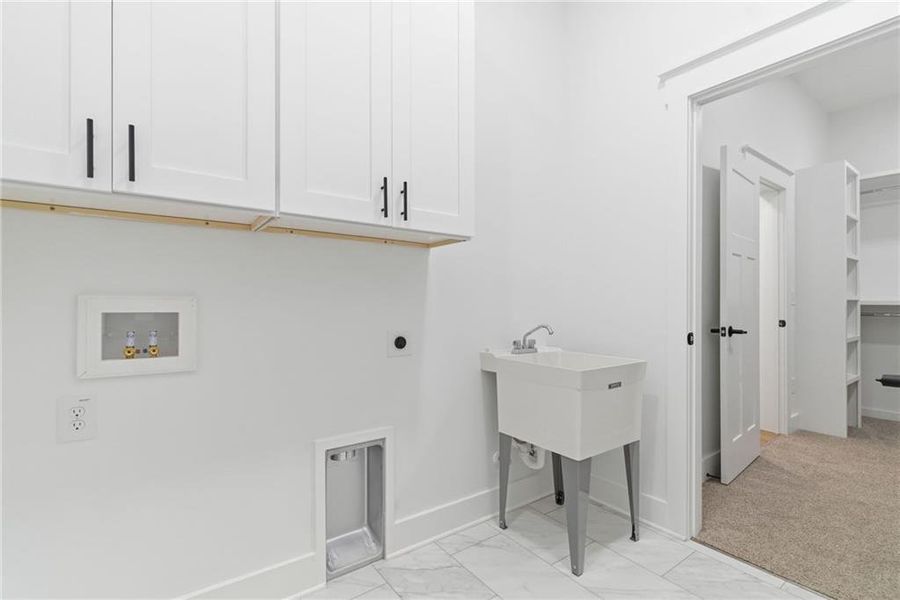 Furnished interior view inside a new home in , Jasper (Image 7).