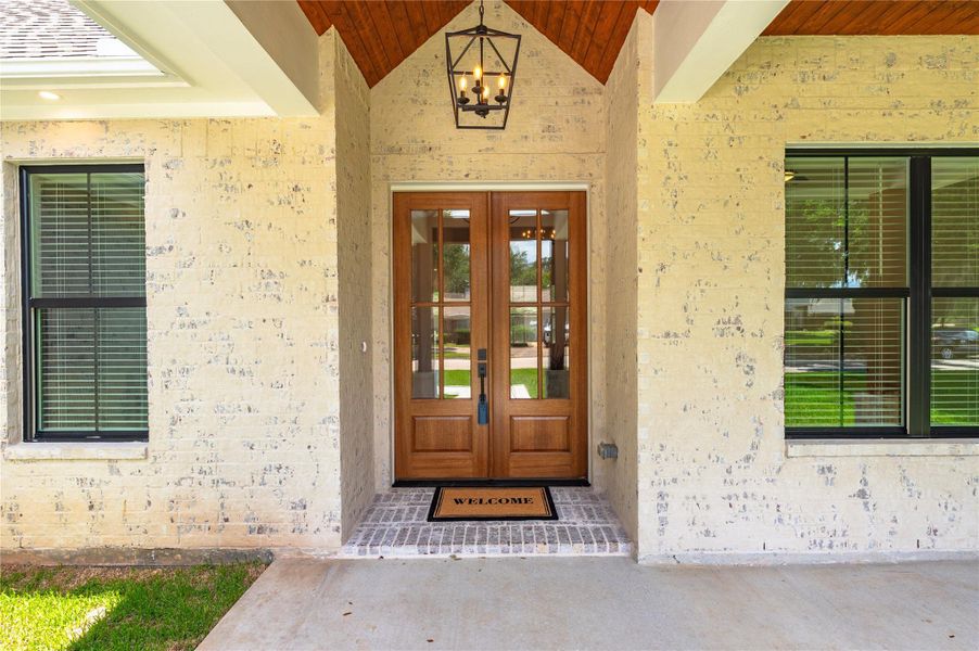 Exterior details and patio area of a home in , West Columbia (Image 4).