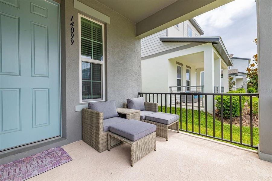 Exterior details and patio area of a home in Highland Ridge, Winter Garden (Image 28).
