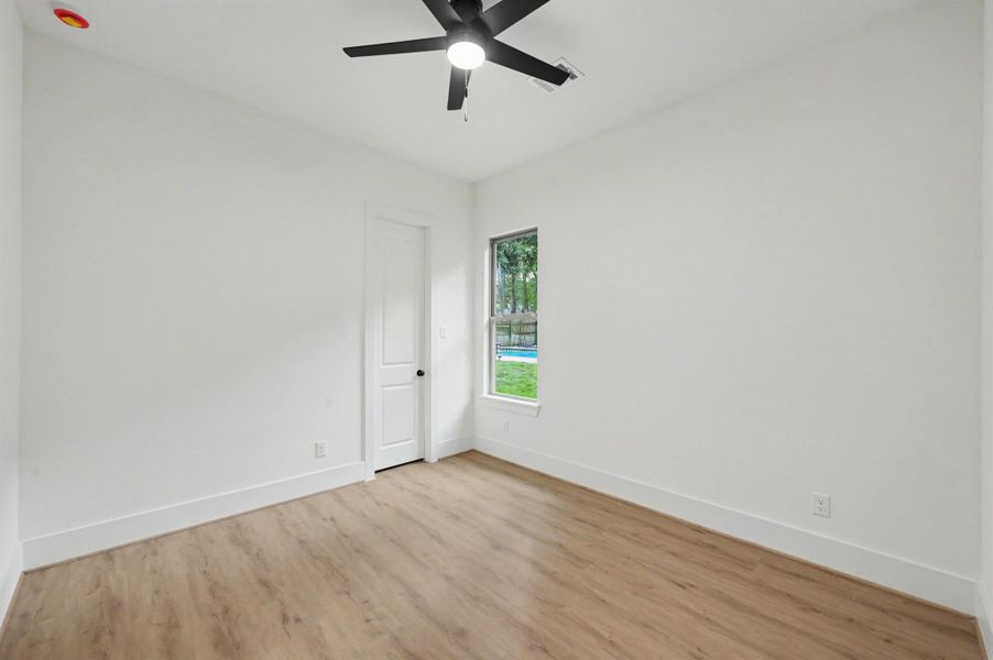 Spacious, unfurnished interior of a new home in , Willis (Image 23).