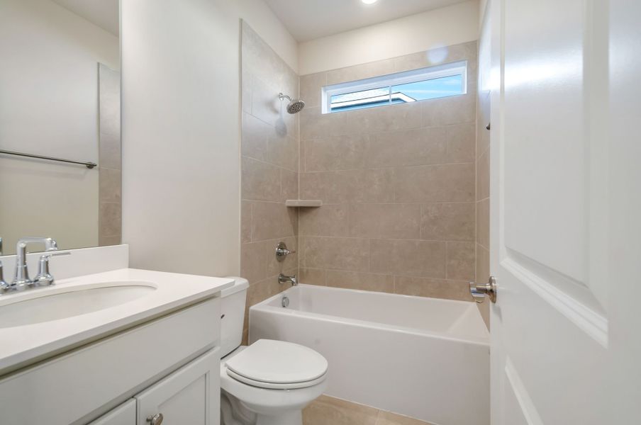 Olivia II - Bath 2 (first level)