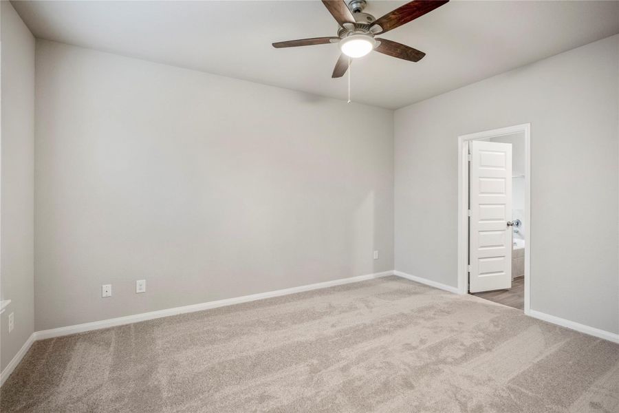 Spacious, unfurnished interior of a new home in , Conroe (Image 29). Spacious, unfurnished interior of a new home in , Conroe (Image 29).