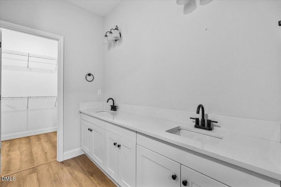 18-Lan 1181 Flora-18