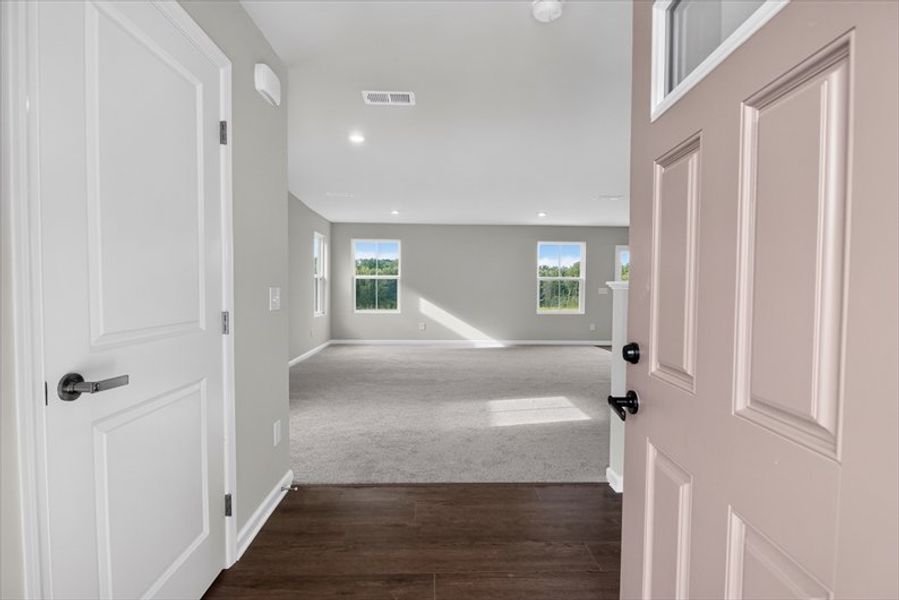 Spacious, unfurnished interior of a new home in Everly, Spartanburg (Image 13).