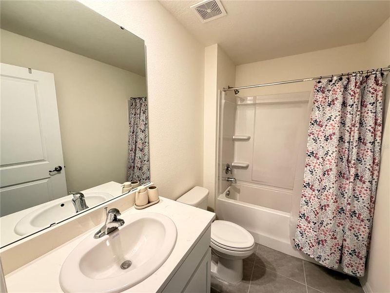 Furnished interior view inside a new home in Marion County Spot Lots, Ocala (Image 9).