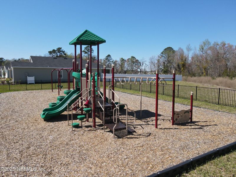 Community amenities in Saddle Oaks: Saddle Oaks 40s, Jacksonville (Image 33).