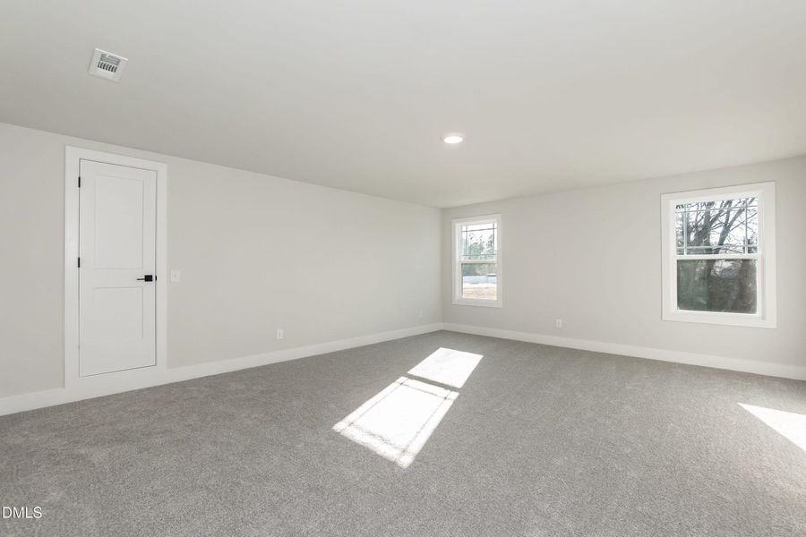 Spacious, unfurnished interior of a new home in Charlotte's Ridge, Middlesex (Image 33).