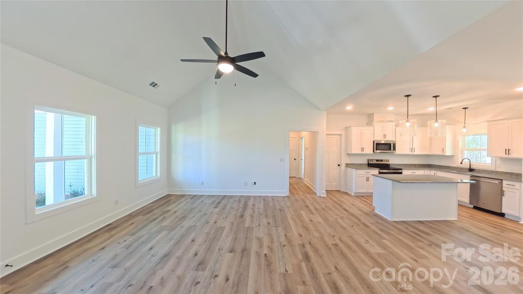 Spacious, unfurnished interior of a new home in , Clover (Image 31).