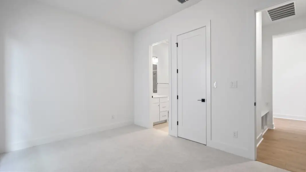 Spacious, unfurnished interior of a new home in Magnolia Bay, Nokomis (Image 22). Spacious, unfurnished interior of a new home in Magnolia Bay, Nokomis (Image 22).