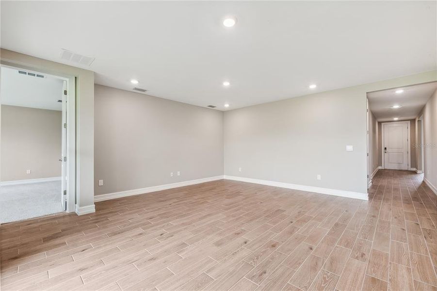 Spacious, unfurnished interior of a new home in Burnt Store Village, Punta Gorda (Image 12).