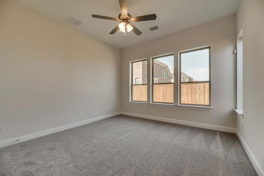Spacious, unfurnished interior of a new home in Lake Forest, McKinney (Image 13).