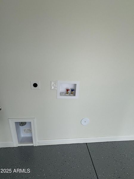 Washer /Dryer Hookup Washer /Dryer Hookup