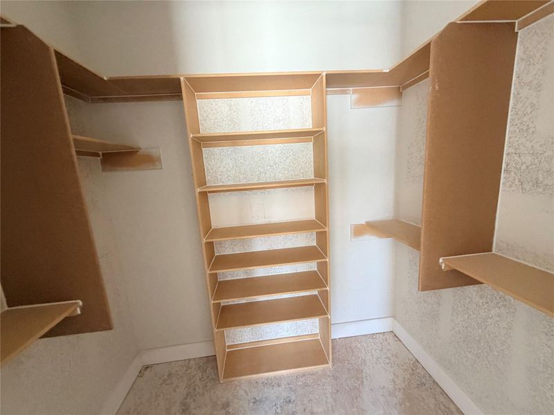 Closet 4 Closet 4