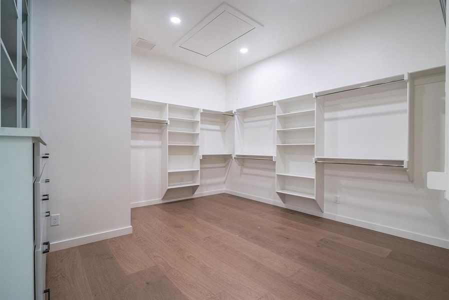 Spacious, unfurnished interior of a new home in , Graford (Image 20).