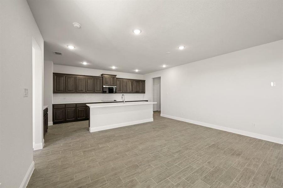 316 Reliance- Dining-1