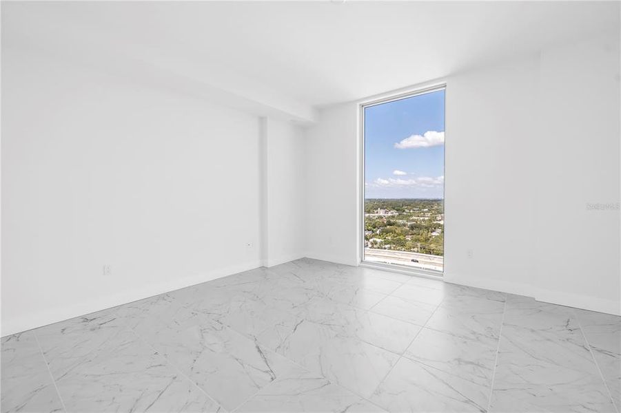 Spacious, unfurnished interior of a new home in , St. Petersburg (Image 17).