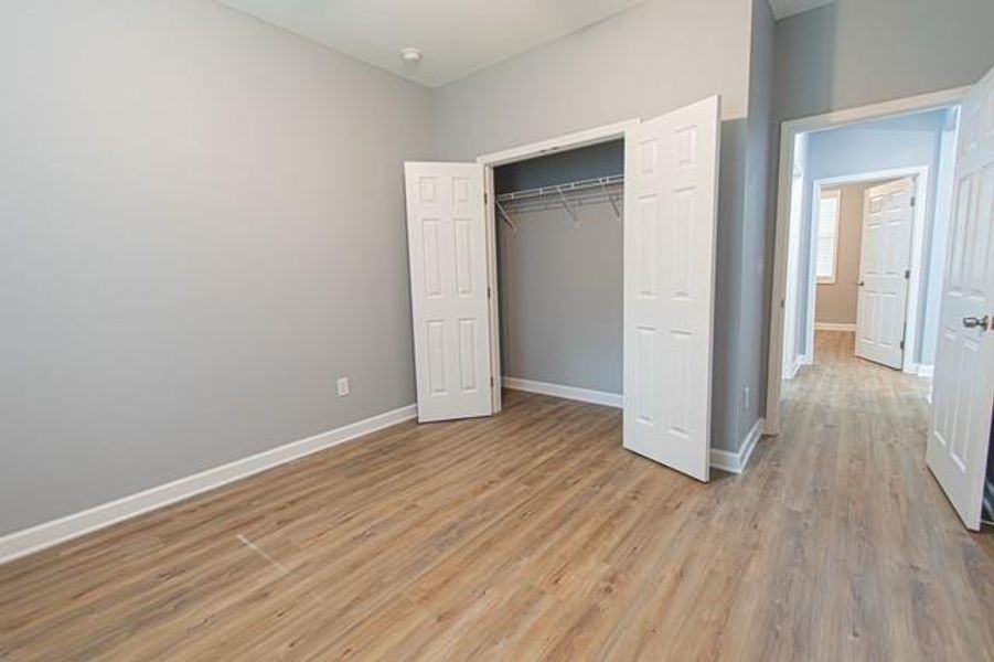 Spacious, unfurnished interior of a new home in , Jefferson (Image 19).