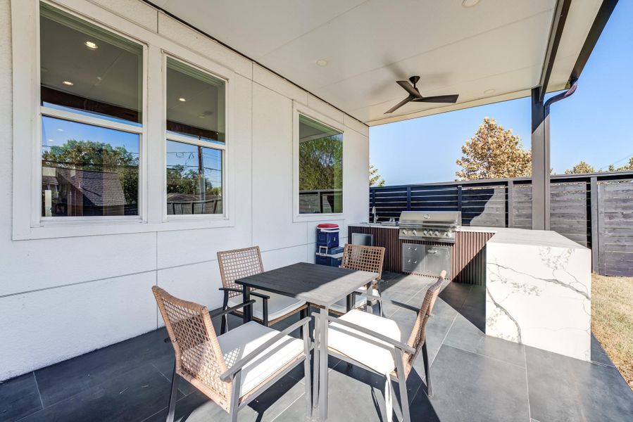 Exterior details and patio area of a home in Avondale, Houston (Image 32).