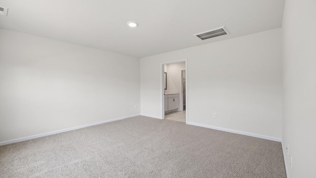 Spacious, unfurnished interior of a new home in Cascade Point, Seneca (Image 23).