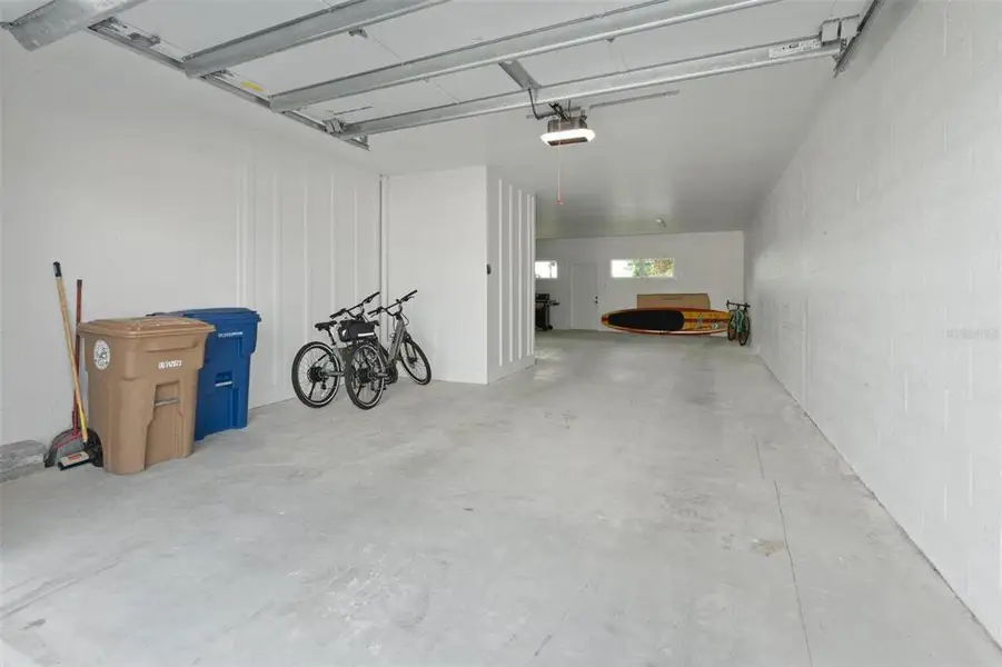 Spacious, unfurnished interior of a new home in , Madeira Beach (Image 24).