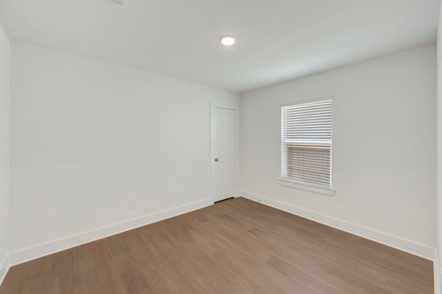 Spacious, unfurnished interior of a new home in Sorella, Tomball (Image 23).