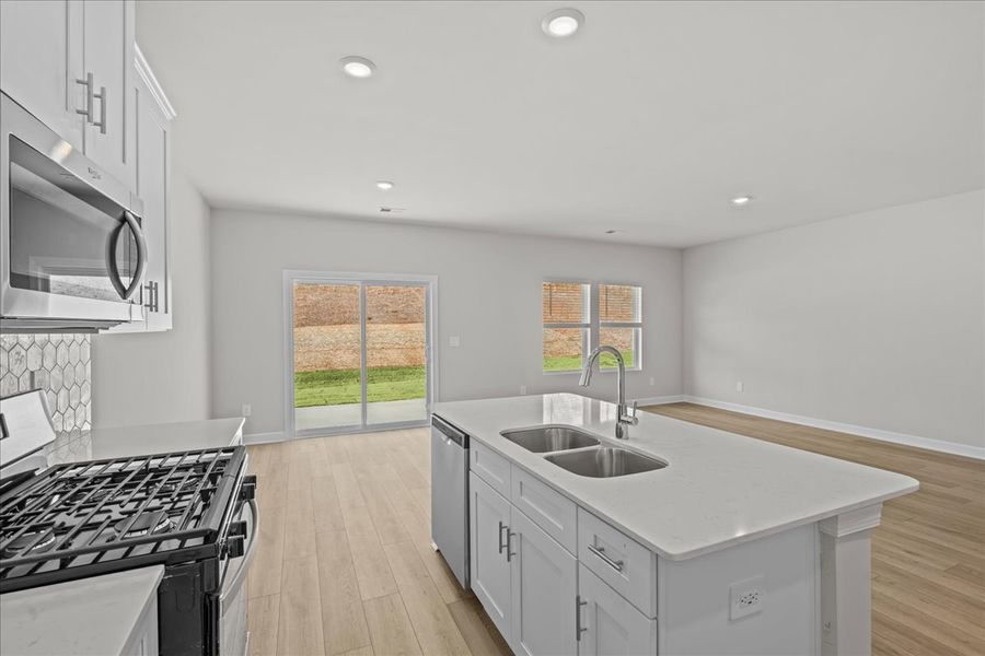 Furnished interior view inside a new home in Creek Ridge - Signature Collection, Spartanburg (Image 5). Furnished interior view inside a new home in Creek Ridge - Signature Collection, Spartanburg (Image 5).