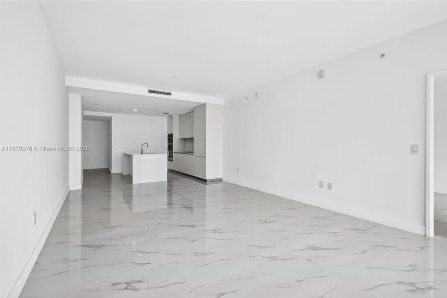 Spacious, unfurnished interior of a new home in , Miami (Image 31).